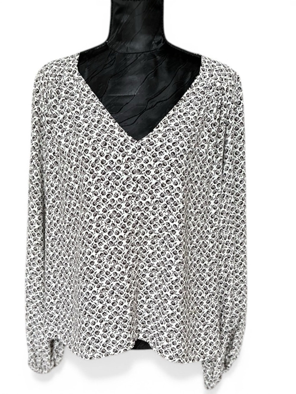 GAP XL Cream Black Floral V Neck Blouse NWT Long Sleeve
